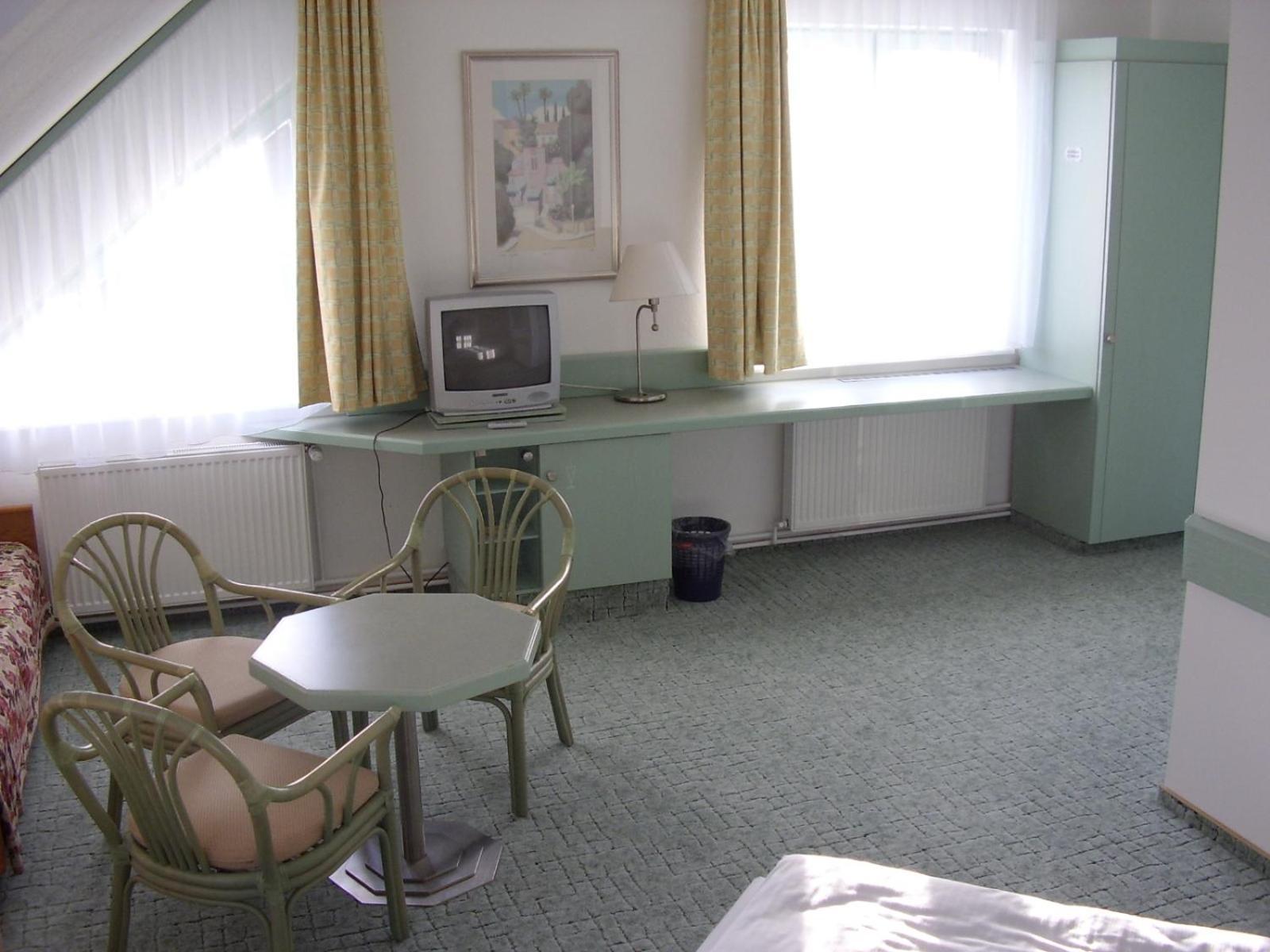 Hotel Christinenhof Garni - Bed & Breakfast Gadebusch Экстерьер фото