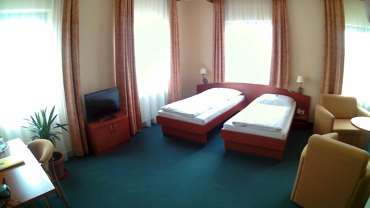 Hotel Christinenhof Garni - Bed & Breakfast Gadebusch Экстерьер фото