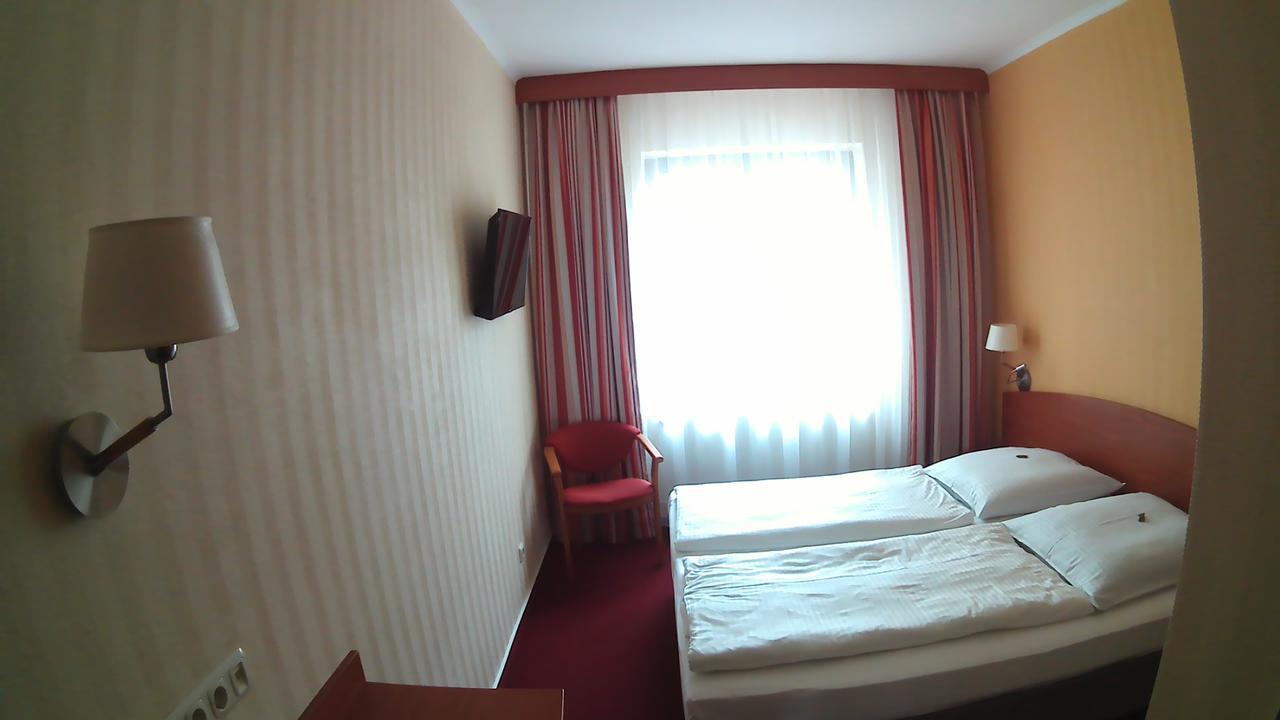 Hotel Christinenhof Garni - Bed & Breakfast Gadebusch Экстерьер фото