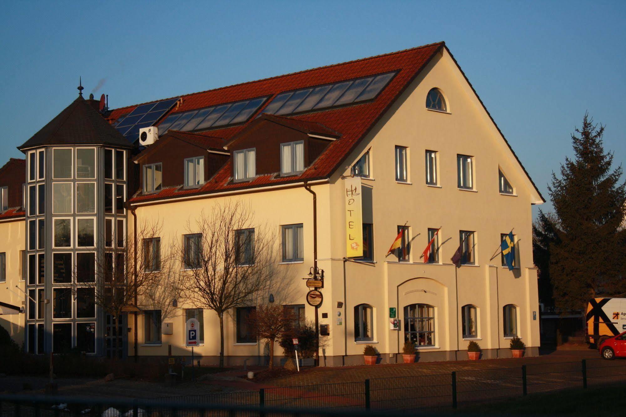 Hotel Christinenhof Garni - Bed & Breakfast Gadebusch Экстерьер фото