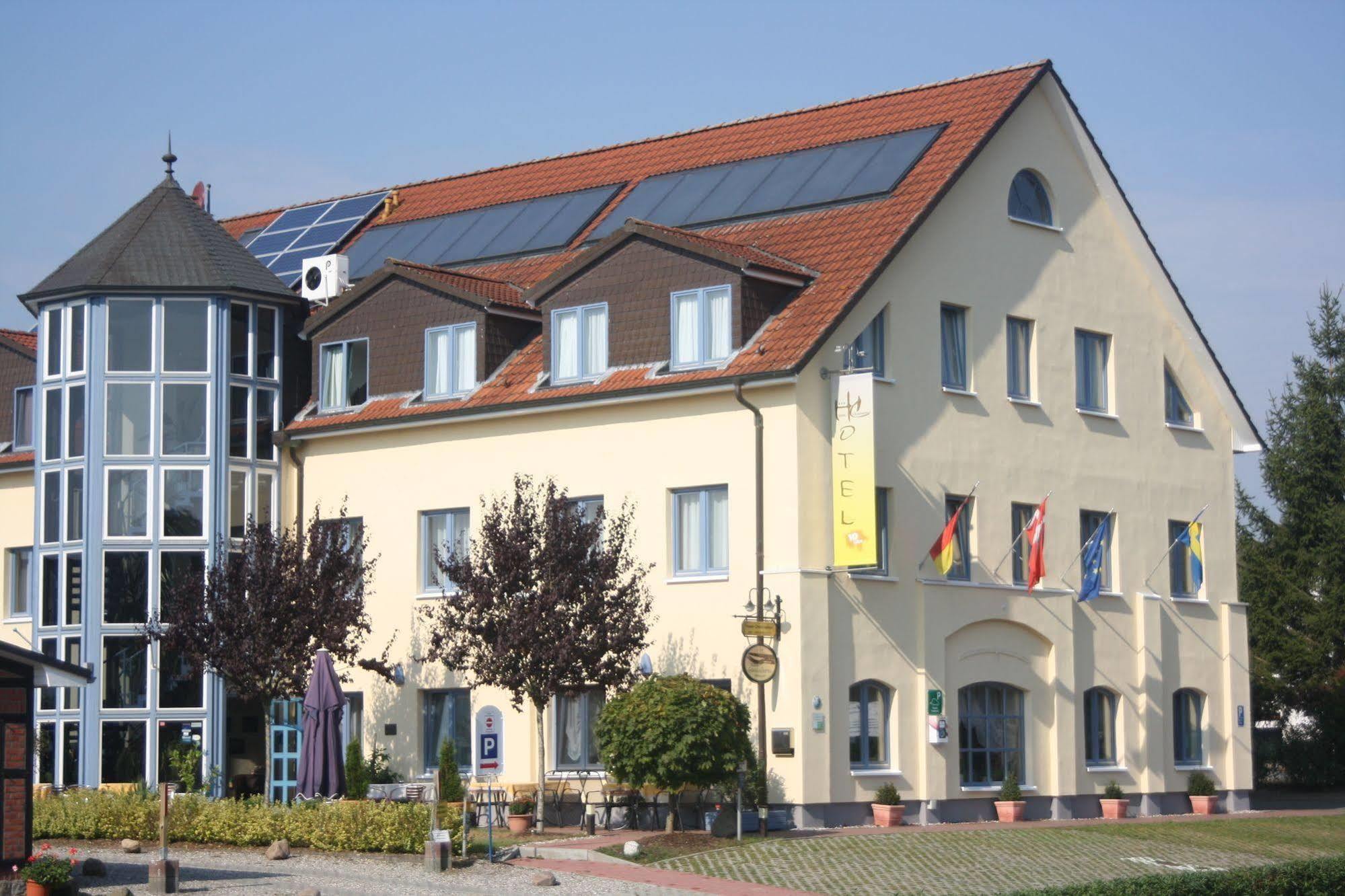 Hotel Christinenhof Garni - Bed & Breakfast Gadebusch Экстерьер фото